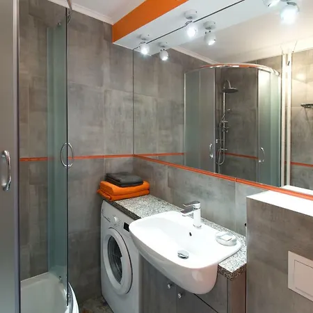 Locum - Old Town - Car Park Apartment *